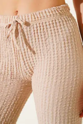 Bel Lastikli Geniş Paça Gofre Pantolon Bej - Kadın Giyim Modelleri