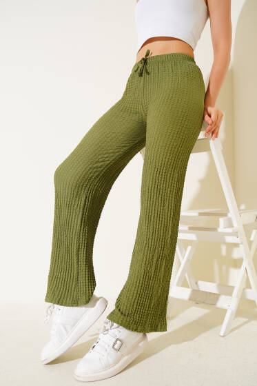 Bel Lastikli Geniş Paça Gofre Pantolon Yeşil - Kadın Giyim Modelleri