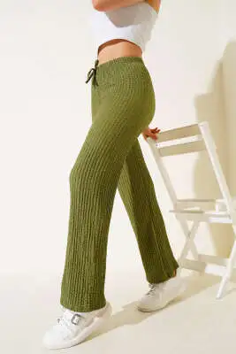 Bel Lastikli Geniş Paça Gofre Pantolon Yeşil - Kadın Giyim Modelleri