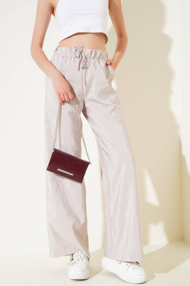 Bel Lastikli Geniş Paça Parlak Pantolon Bej - Kadın Giyim Modelleri