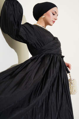 Bel Lastikli Kırışık Pileli Elbise Siyah - Tesettür Elbise