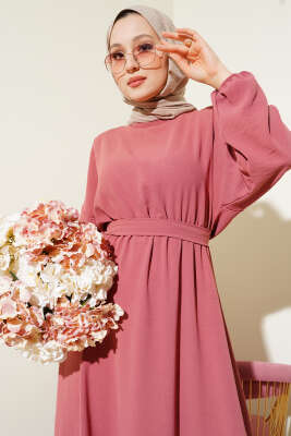 Bel Lastikli Kuşaklı Ayrobin Elbise Gül Kurusu - Tesettür Elbise