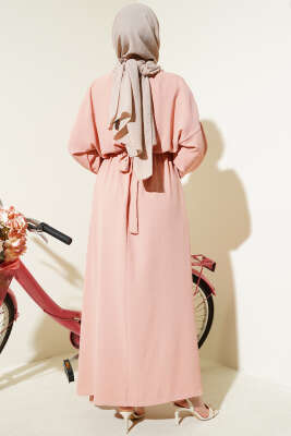 Bel Lastikli Kuşaklı Ayrobin Elbise Pudra - Tesettür Elbise