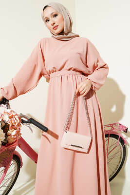 Bel Lastikli Kuşaklı Ayrobin Elbise Pudra - Tesettür Elbise