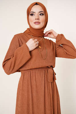 Bel Lastikli Kuşaklı Piliseli Elbise Camel - Tesettür Elbise