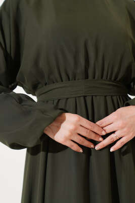 Bel Lastikli Kuşaklı Tül Elbise Haki - Tesettür Elbise