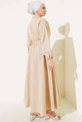 Bel Lastikli Metal Düğmeli Elbise Bej - Tesettür Elbise