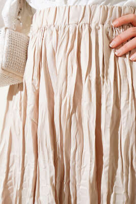 Bel Lastikli Pileli Kırışık Etek Bej - Uzun Etek