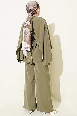 Bel Pensli Kuşaklı Omuz Pelerinli Takım Çağla Yeşili - İkili Takım