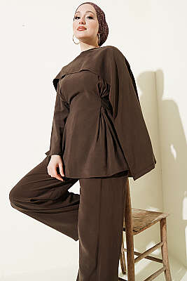 Bel Pensli Kuşaklı Omuz Pelerinli Takım Kahve - İkili Takım