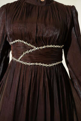 Bel Şerit Taşlı Büzgülü Abiye Elbise Kahve - Elbise