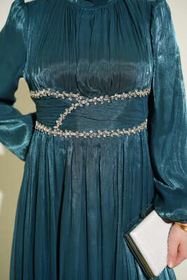 Bel Şerit Taşlı Büzgülü Abiye Elbise Zümrüt - Elbise