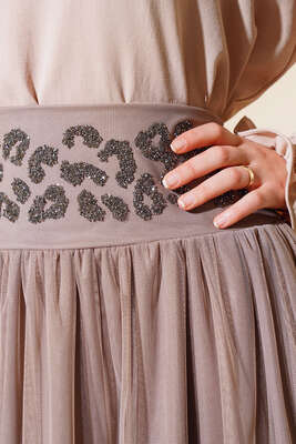 Bel Taşlı Tül Etek Vizon - Etek