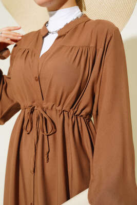 Bel Tünelli Boydan Düğmeli Elbise Taba - Tesettür Elbise