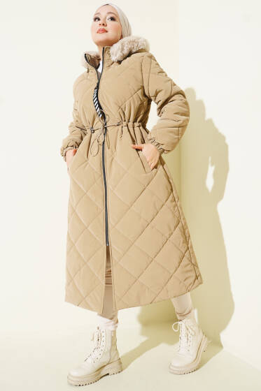 Bel Tünelli Fermuarlı Kapüşonlu Kapitone Mont Camel - Günün Seçilenleri