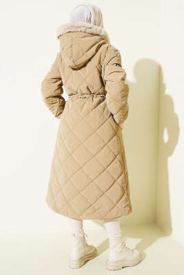 Bel Tünelli Fermuarlı Kapüşonlu Kapitone Mont Camel - Günün Seçilenleri