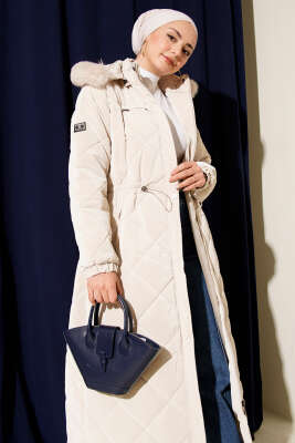 Bel Tünelli Kapüşonlu Kapitone Mont Taş - Mont