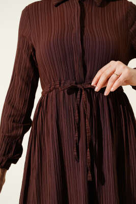 Bel Tünelli Yarım Gizli Düğmeli Elbise Kahve - Tesettür Elbise