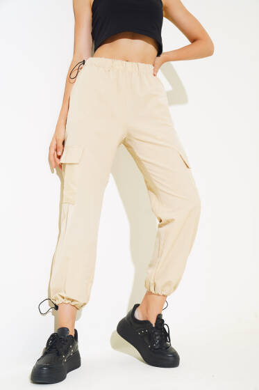 Bel Ve Paça Lastikli Kargo Cep Paraşüt Pantolon Bej - Kadın Giyim Modelleri