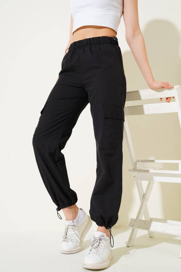 Bel Ve Paça Lastikli Kargo Cep Paraşüt Pantolon Siyah - Kadın Giyim Modelleri