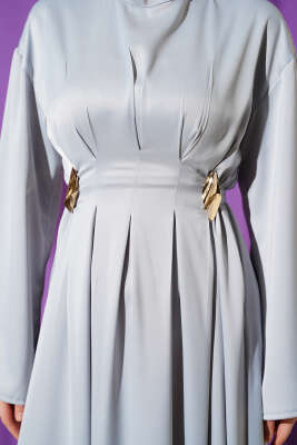 Beli Aksesuarlı Bağlamalı Abiye Elbise Gri - Elbise