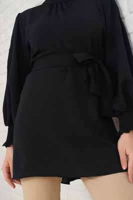 Beli Kuşaklı Kol Ucu Lastikli Siyah Tunik - Tunik