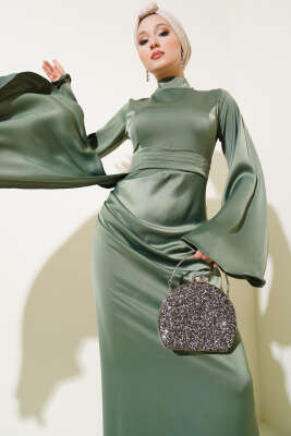 Beli Kuyruklu Saten Abiye Elbise Yeşil - Tesettür Elbise