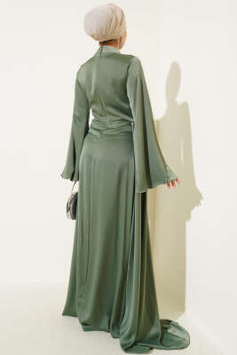 Beli Kuyruklu Saten Abiye Elbise Yeşil - Tesettür Elbise