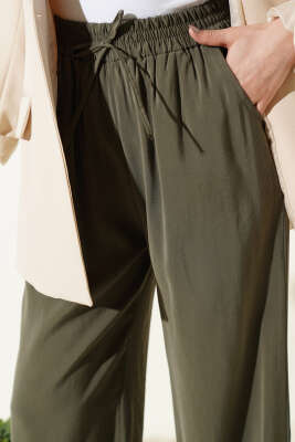 Beli Lastikli Cepli Modal Pantolon Haki - Pantolon