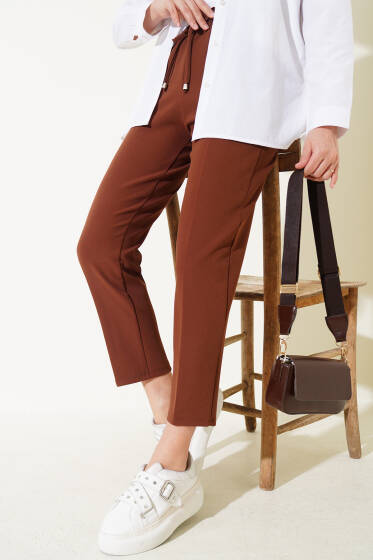 Beli Lastikli Dar Paça Pantolon Kahve - Pantolon