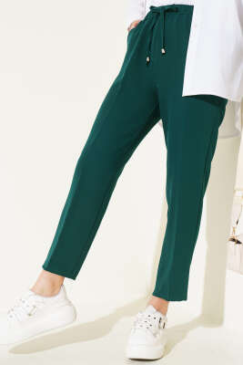 Beli Lastikli Dar Paça Pantolon Zümrüt Yeşili - Yeni Tesettür Giyim