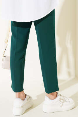 Beli Lastikli Dar Paça Pantolon Zümrüt Yeşili - Yeni Tesettür Giyim