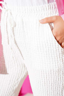 Beli Lastikli Gofre Pantolon Beyaz - Yılın Fırsatı