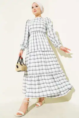 Beli Lastikli Kare Çizgili Elbise Siyah - Tesettür Elbise