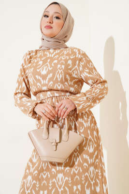 Beli Lastikli Karışık Desen Bürümcük Elbise Camel - Tesettür Elbise