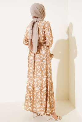 Beli Lastikli Karışık Desen Bürümcük Elbise Camel - Tesettür Elbise