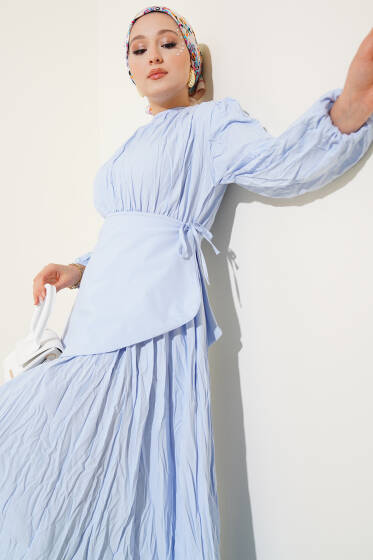 Beli Lastikli Kırışık Parça Detaylı Elbise Mavi - Elbise