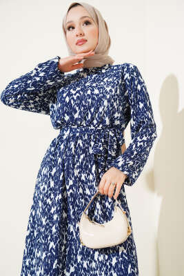 Beli Lastikli Kuşaklı Desenli Bürümcük Elbise Lacivert - Tesettür Elbise