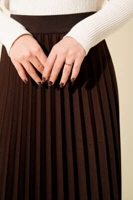 Beli Lastikli Pileli Etek Kahve - Etek