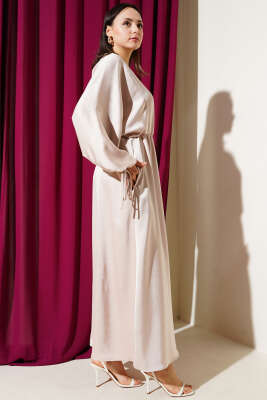 Beli Lastikli Yarasa Kol Saten Elbise Bej - Tesettür Elbise