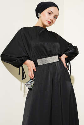 Beli Lastikli Yarasa Kol Saten Elbise Siyah - Tesettür Elbise