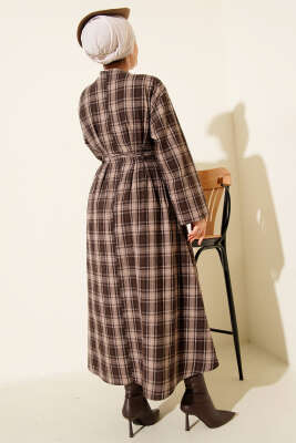 Beli Pens Detaylı Ekoseli Elbise Bej - Elbise