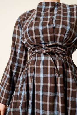 Beli Pens Detaylı Ekoseli Elbise Kestane - Elbise