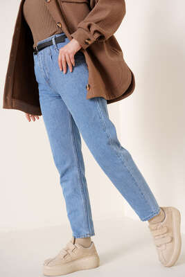 Beli Pensli Kemerli Jean Pantolon Açık Mavi - Kot Pantolon