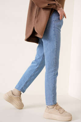 Beli Pensli Kemerli Jean Pantolon Açık Mavi - Kot Pantolon