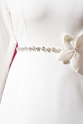 Beli Taşlı Çiçekli Elbise Beyaz - Tesettür Elbise