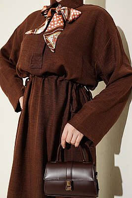 Beli Tünelli Bağlamalı Fularlı Elbise Kahve - Elbise