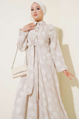 Benekli Yarım Düğmeli Elbise Bej - Tesettür Elbise