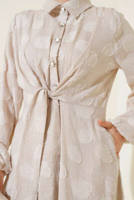 Benekli Yarım Düğmeli Elbise Bej - Tesettür Elbise