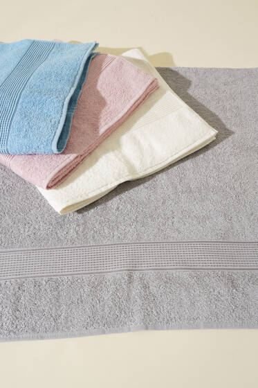 Betüş Banyo Havlusu Gri - Banyo Havlusu